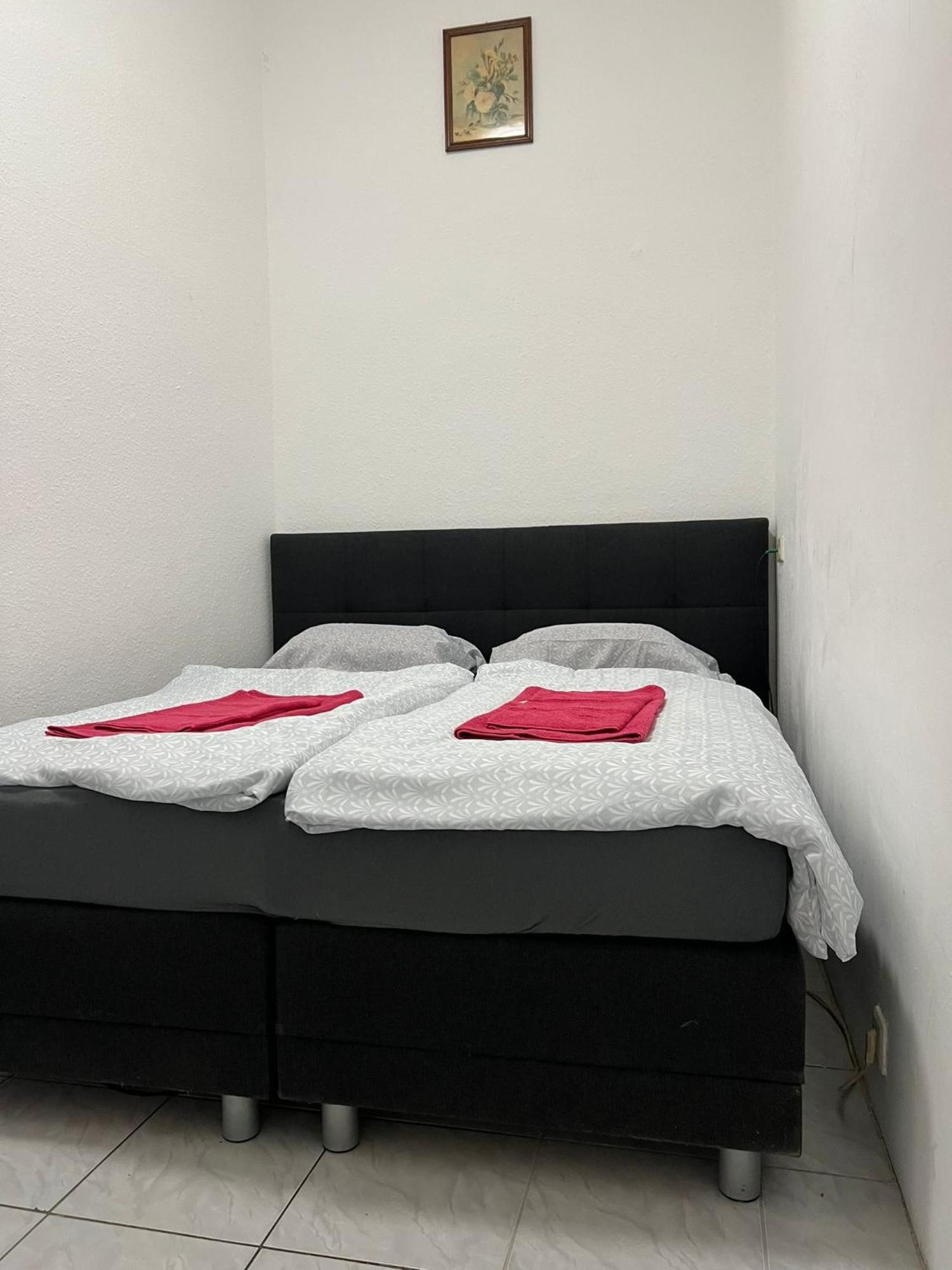 Apartment Lovely 3br Apt Next To Meidling Station *