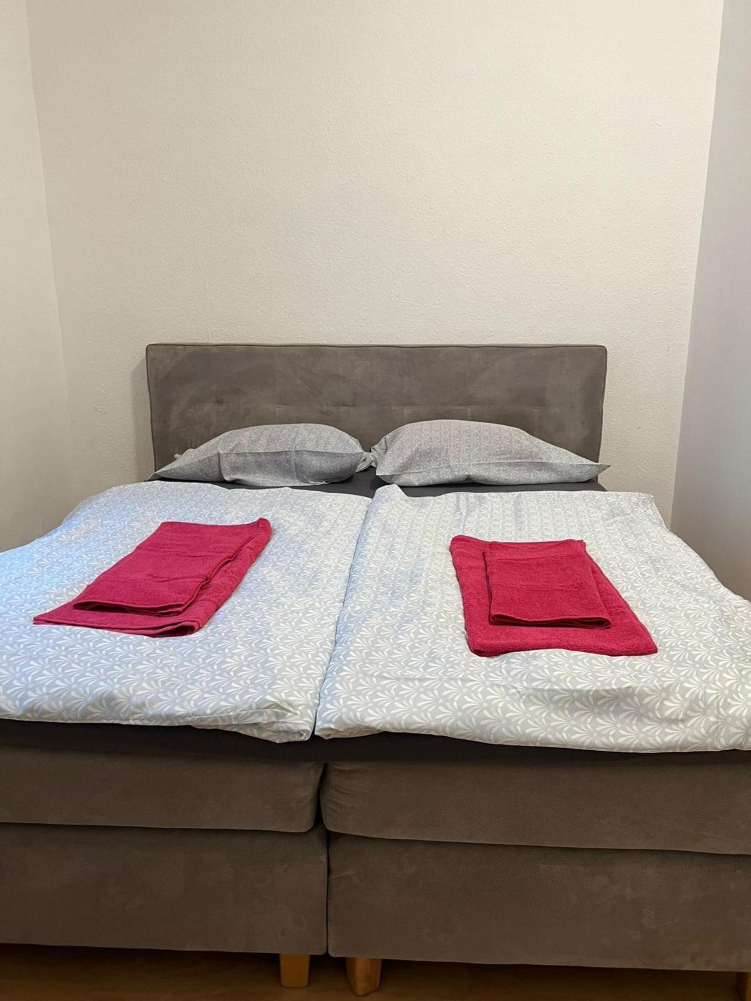 Lovely 3br Apt Next To Meidling Station *