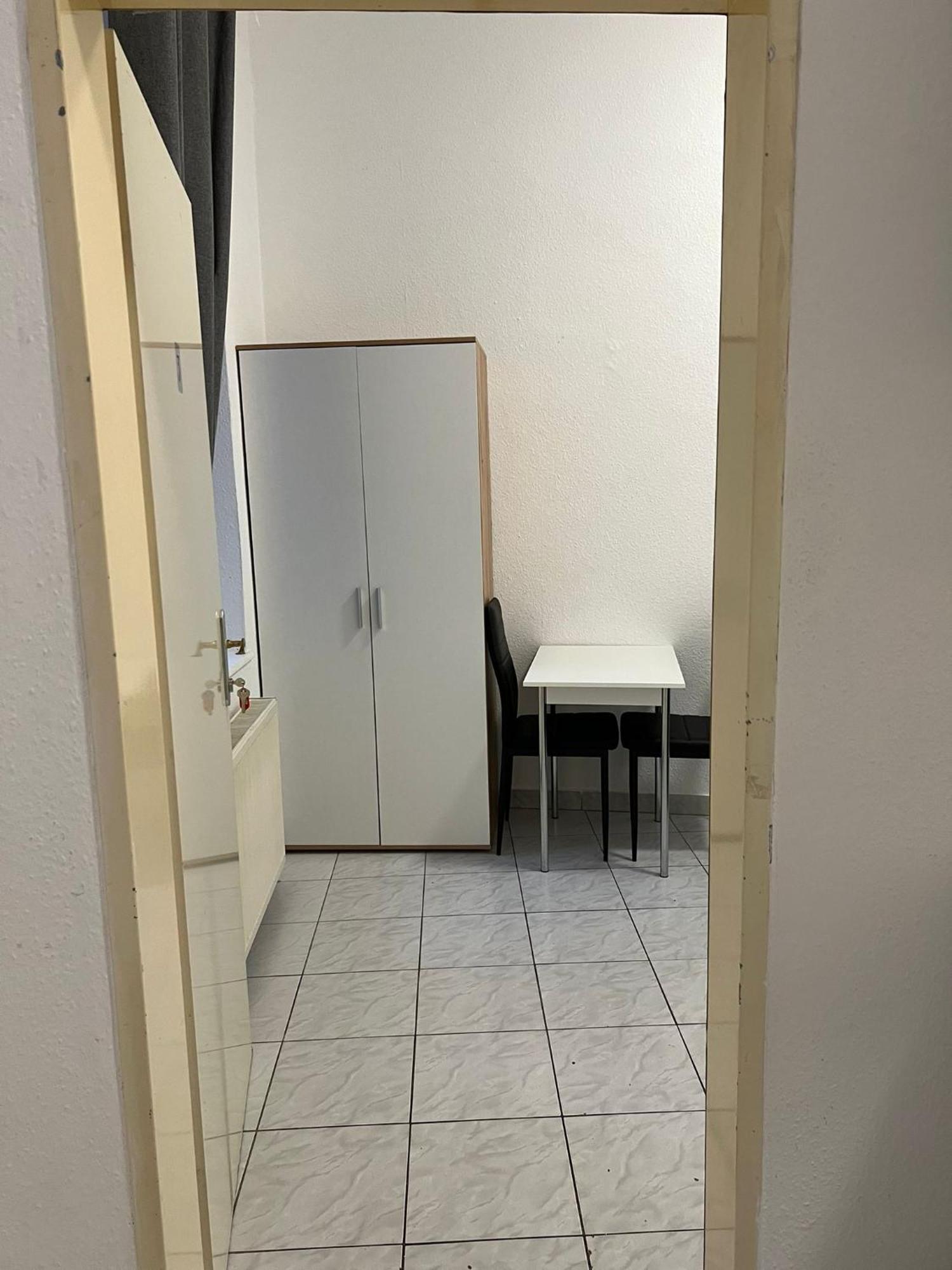 Lovely 3br Apt Next To Meidling Station *