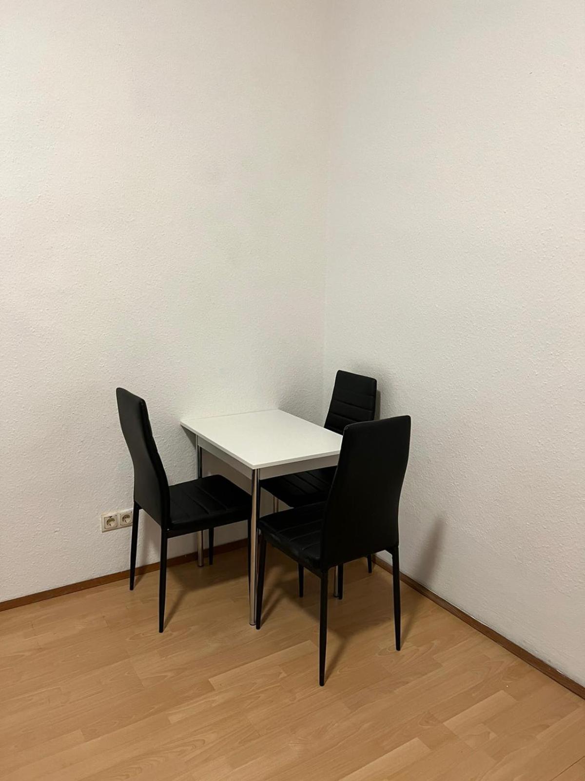 Apartment Lovely 3br Apt Next To Meidling Station *